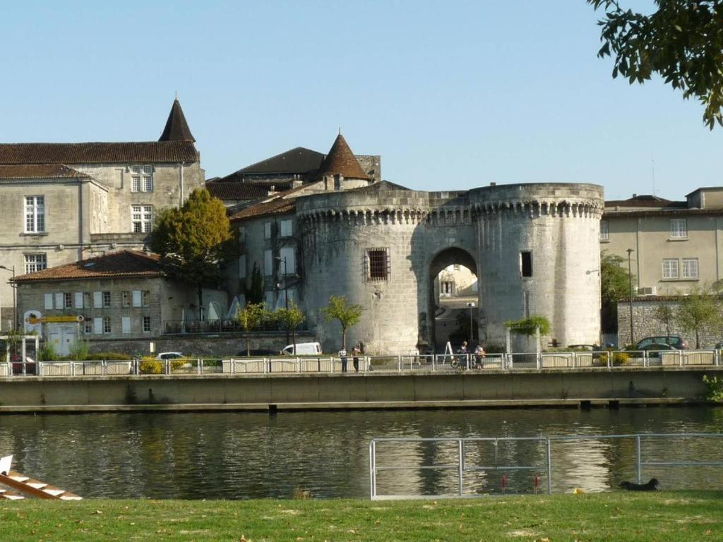 Tour Du Palais #Terrasse #Vue Cognac Exterior foto